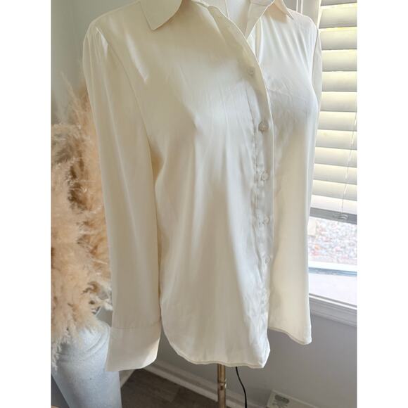 Joie Silky Satin Button Up Blouse Womens XS Ivory White Professional Shirt - Picture 2 of 8